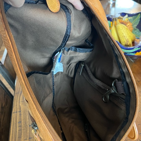 LL Bean Traveler sling bag - Picture 3 of 3